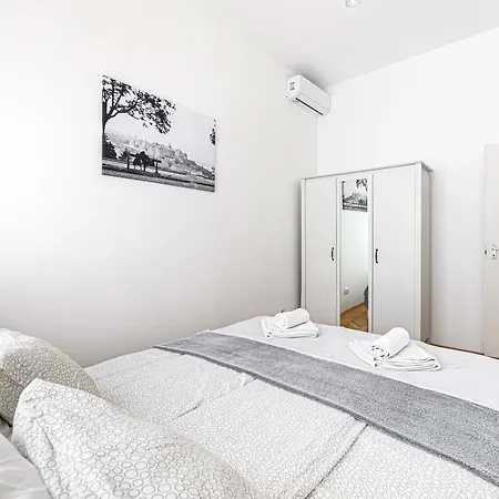 Next To New York Palace City Center Apartment Budapest Exterior photo